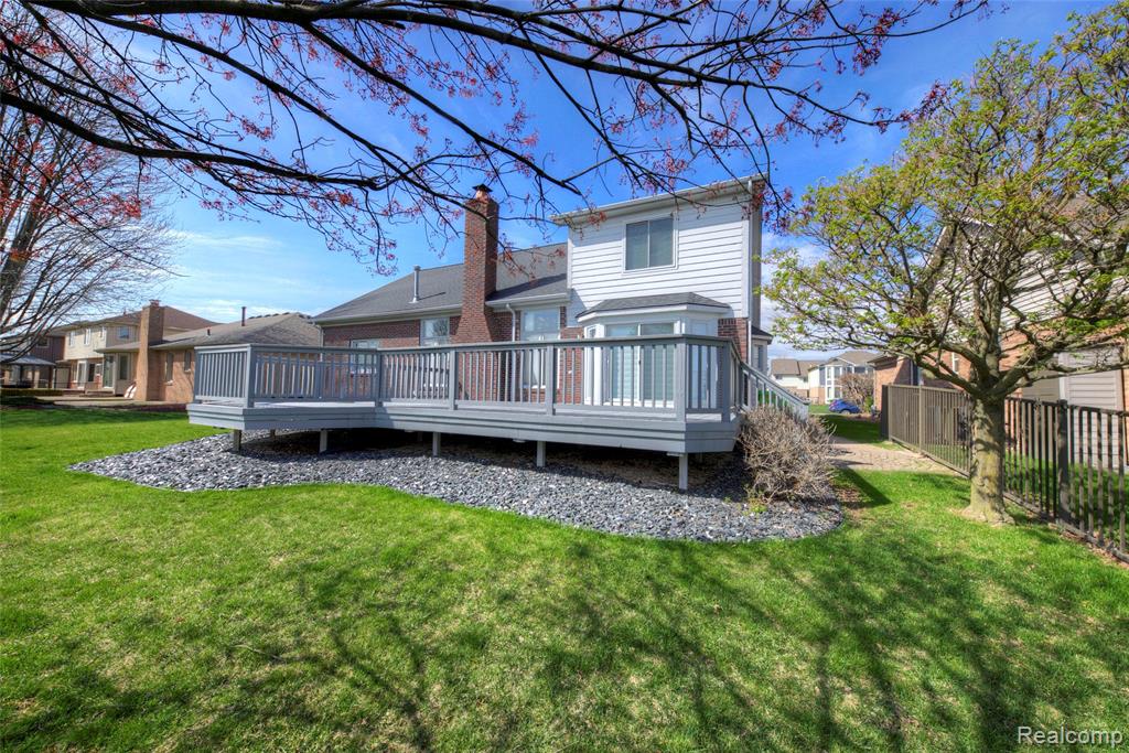 15756 Lamont Drive, Macomb, MI 48042 — Photo 49