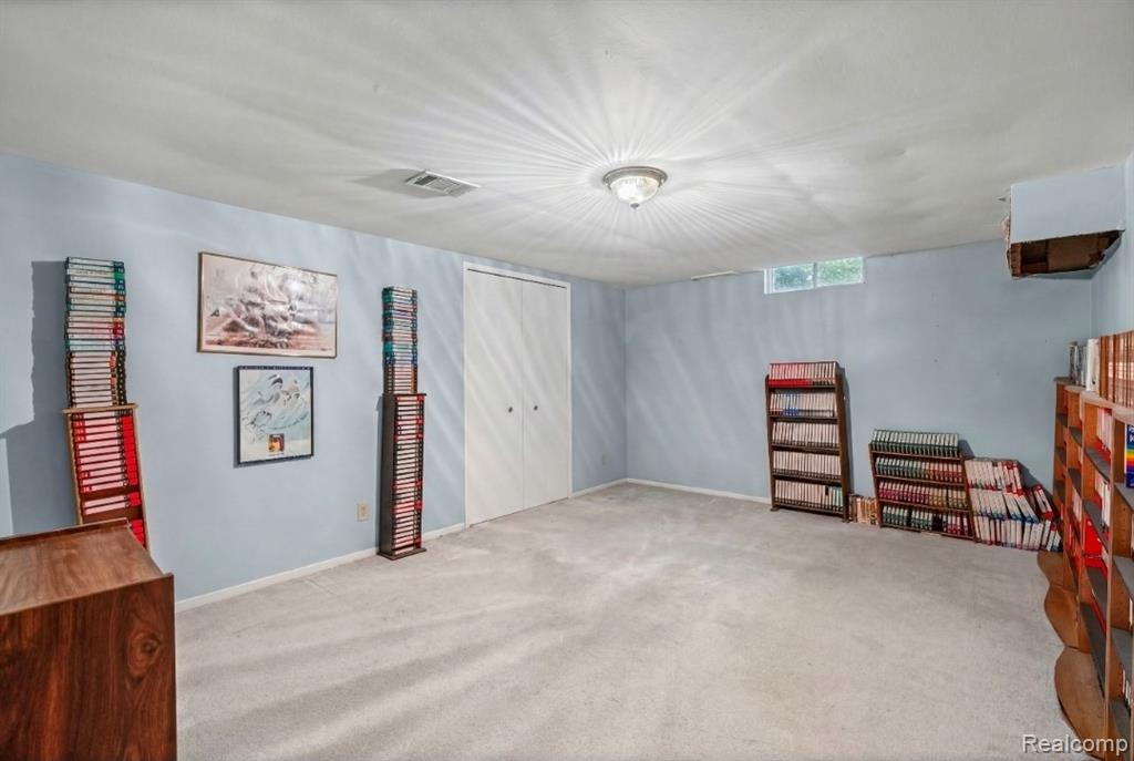 439 Windmill Point Drive, Flushing, MI 48433 — Photo 25