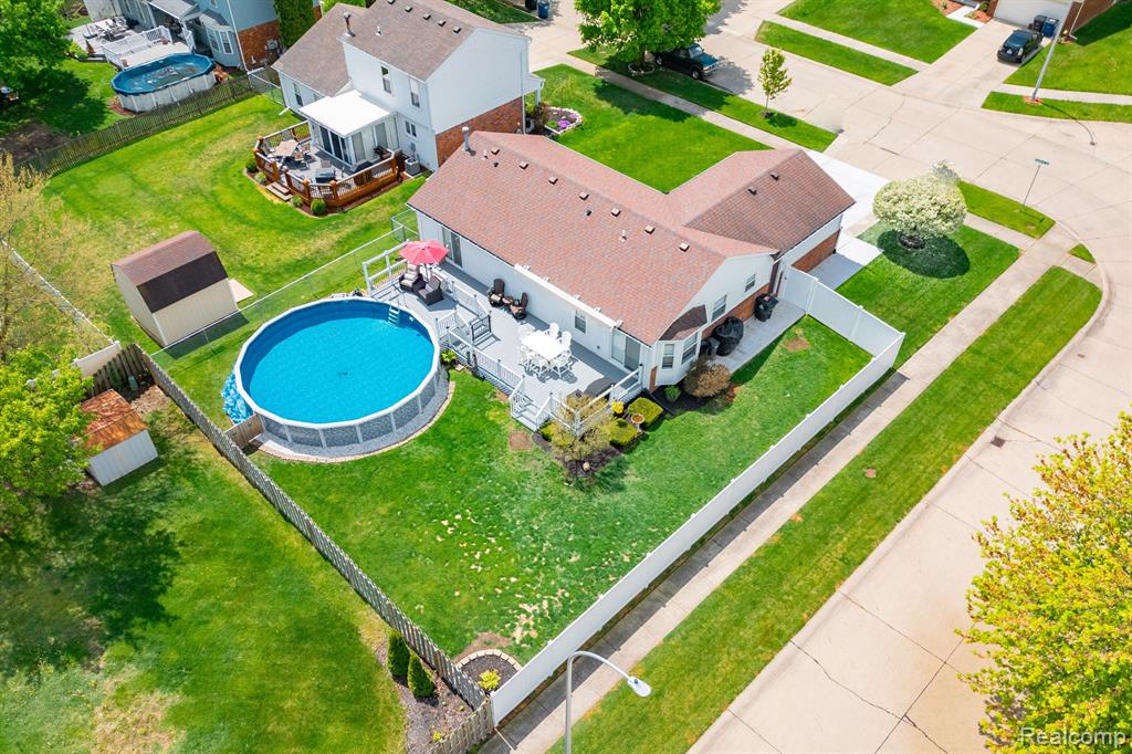 624 BEDFORD Drive, Westland, MI — Photo 32