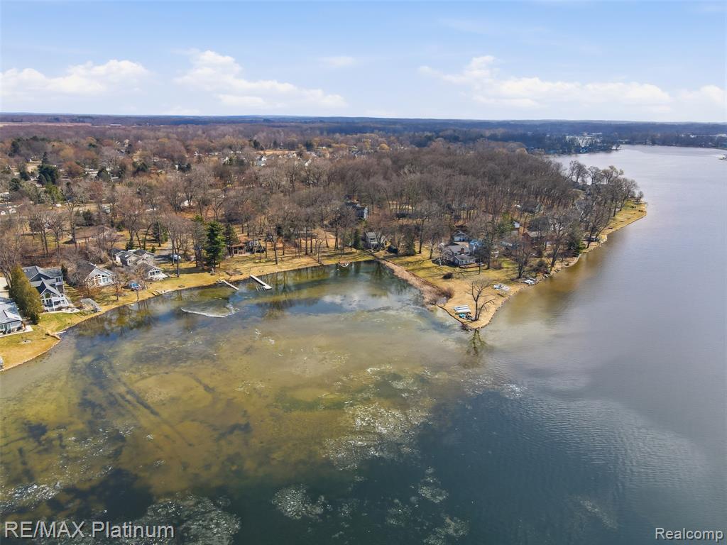 562 S Hughes Road, Howell, MI 48843 — Photo 19