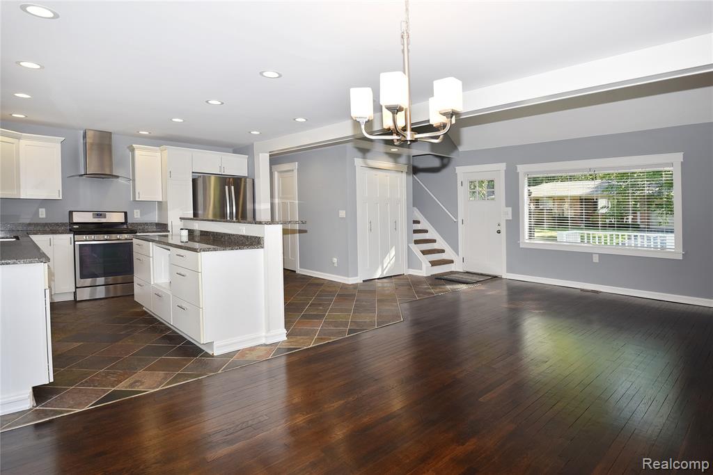 3800 Lakeview Boulevard, Orchard Lake Village, MI 48324 — Photo 11
