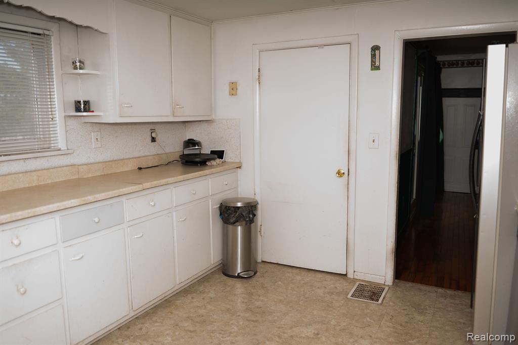 6104 WESTERN Street, Van Buren, MI 48111 — Photo 7