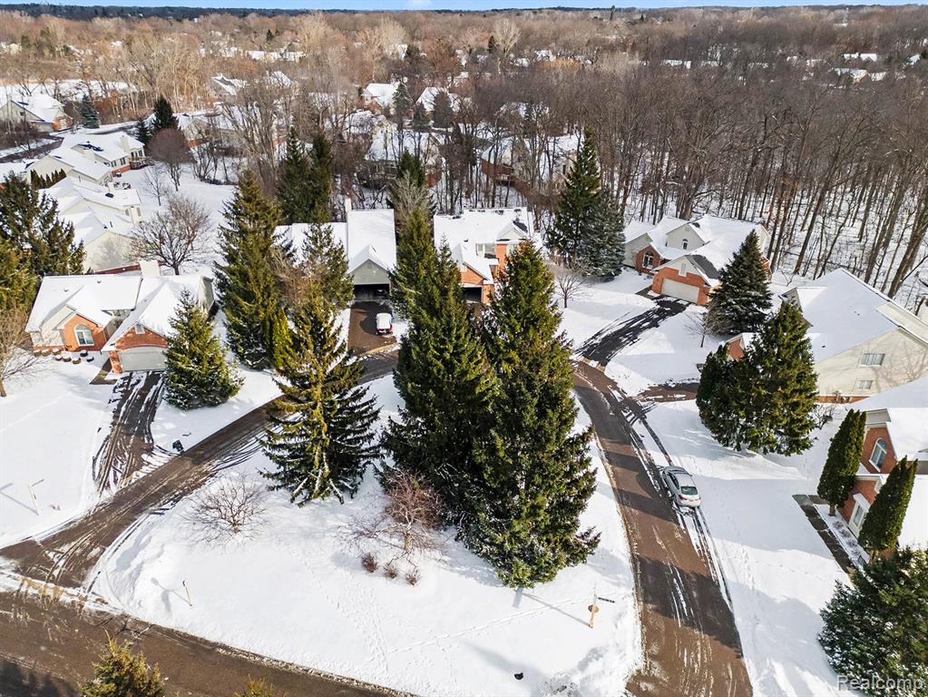 4977 Briarwood Circle, West Bloomfield, MI 48323 — Photo 31