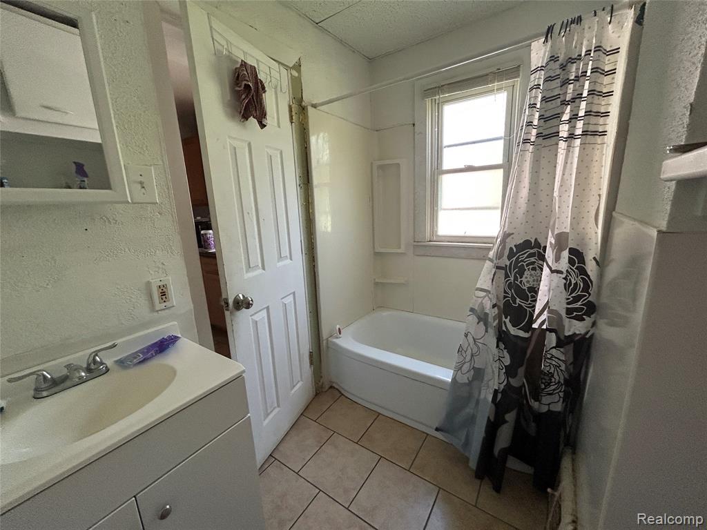 40 Dwight Avenue, Pontiac, MI 48341 — Photo 9