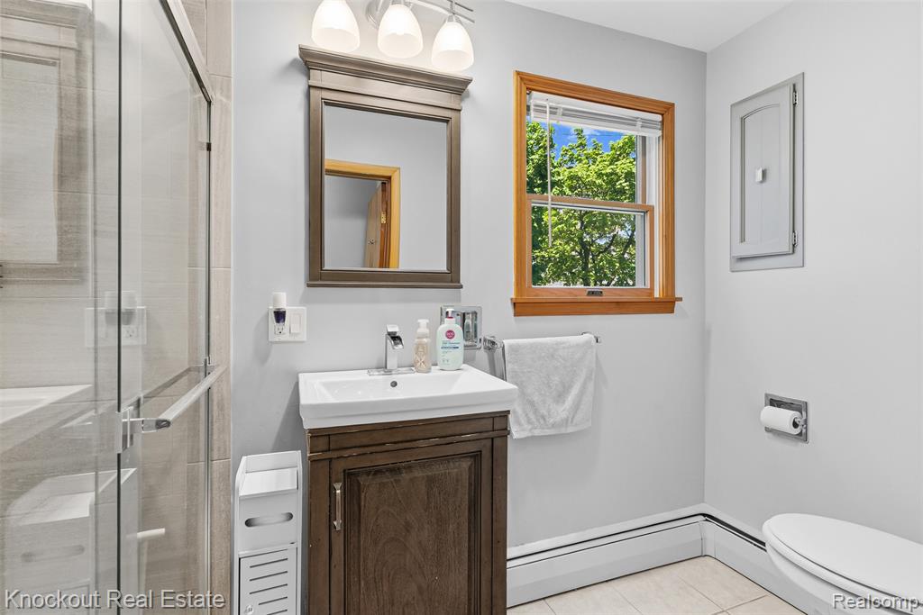 705 Burns Street, Essexville, MI 48732 — Photo 16