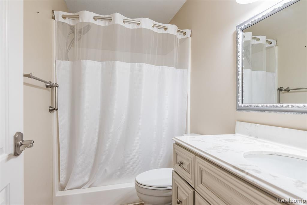 332 Marigold Circle, Westland, MI — Photo 16