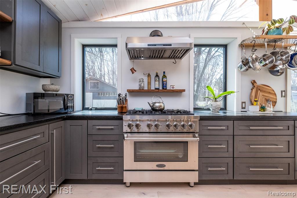 905 W Parker Avenue, Madison Heights, MI 48071 — Photo 23