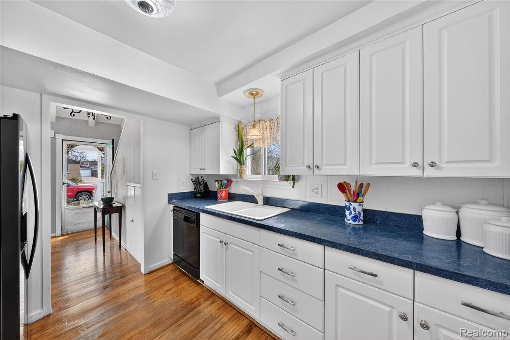 3047 Cumberland Road, Berkley, MI 48072 — Photo 9