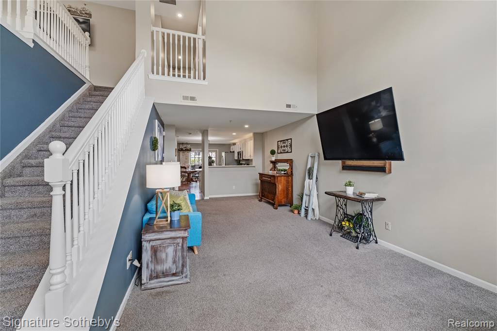 601 Village Lane, Milford, MI 48381 — Photo 12