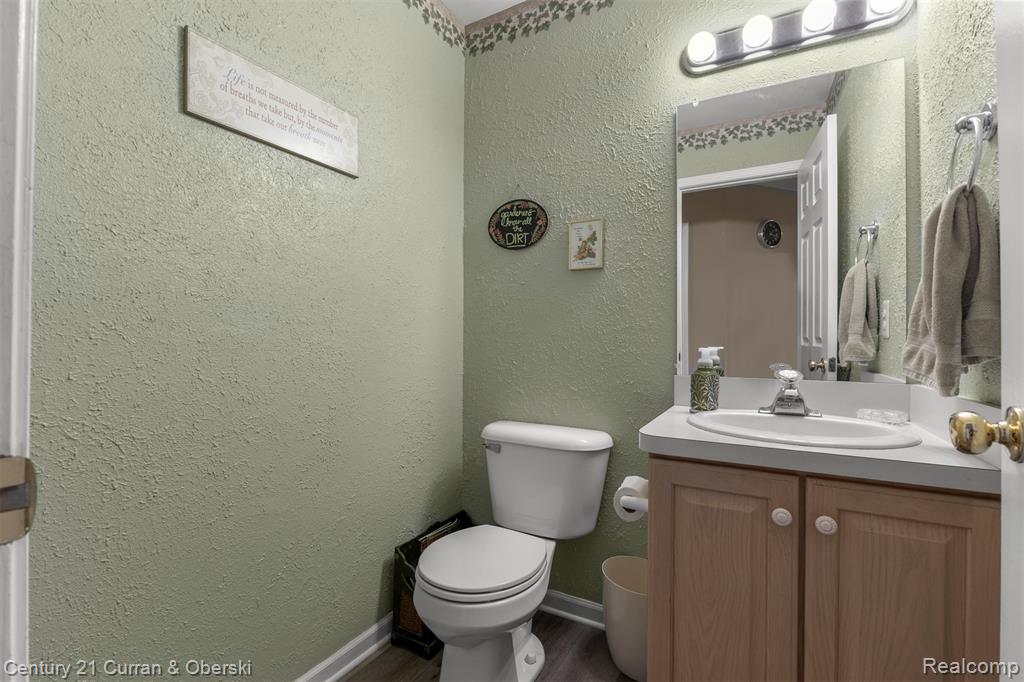 45924 Rockledge Drive, Plymouth, MI 48170 — Photo 36