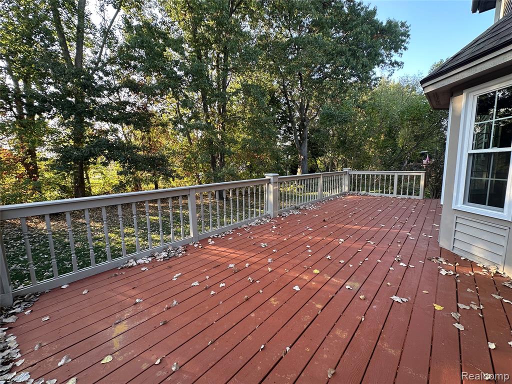 16166 Aspen Hollow Drive, Fenton, MI 48430 — Photo 2