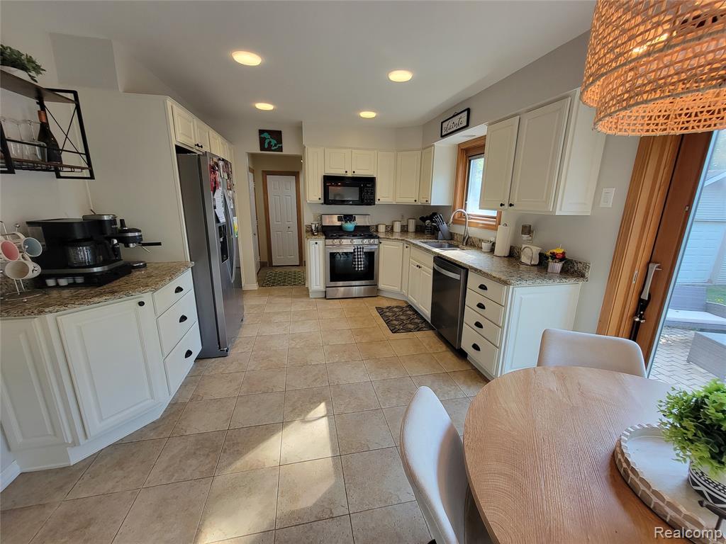 9658 Blauvelt Drive, Grosse Ile, MI 48138 — Photo 7