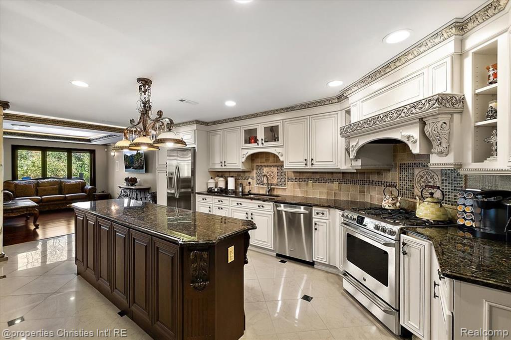 7220 Essex Drive, West Bloomfield, MI — Photo 87