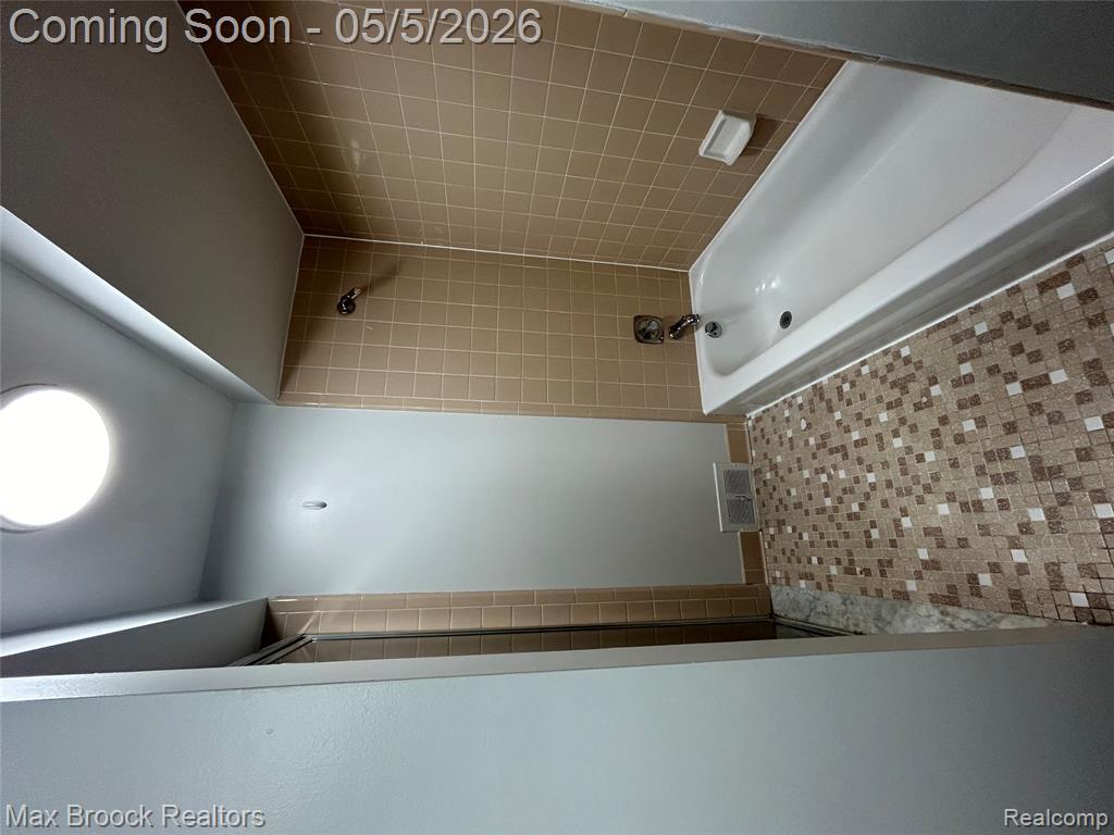 2081 BABCOCK Drive, Troy, MI 48084 — Photo 18