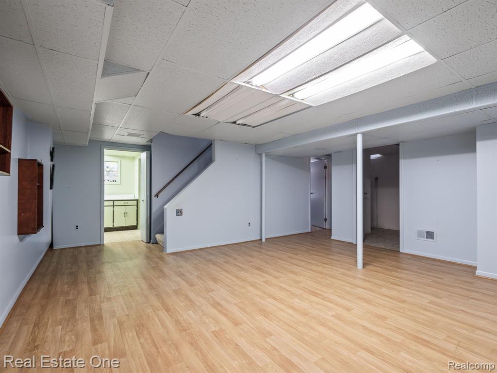 930 BRIDGE PARK Drive, Troy, MI 48098 — Photo 27