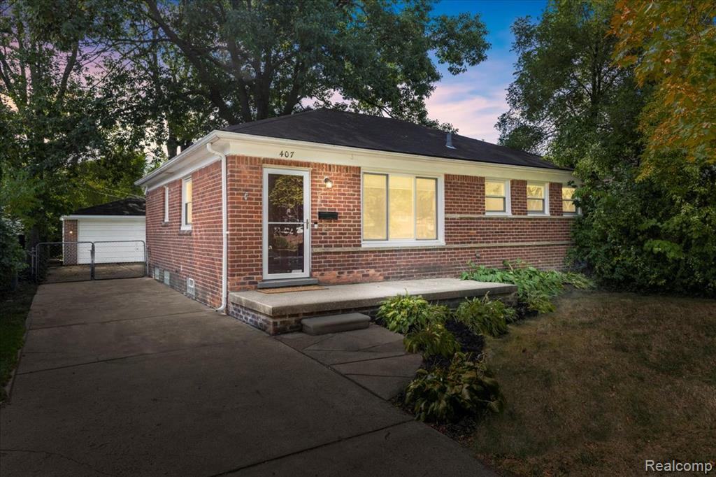 407 Jeffrey Avenue, Royal Oak, MI 48073 — Photo 31