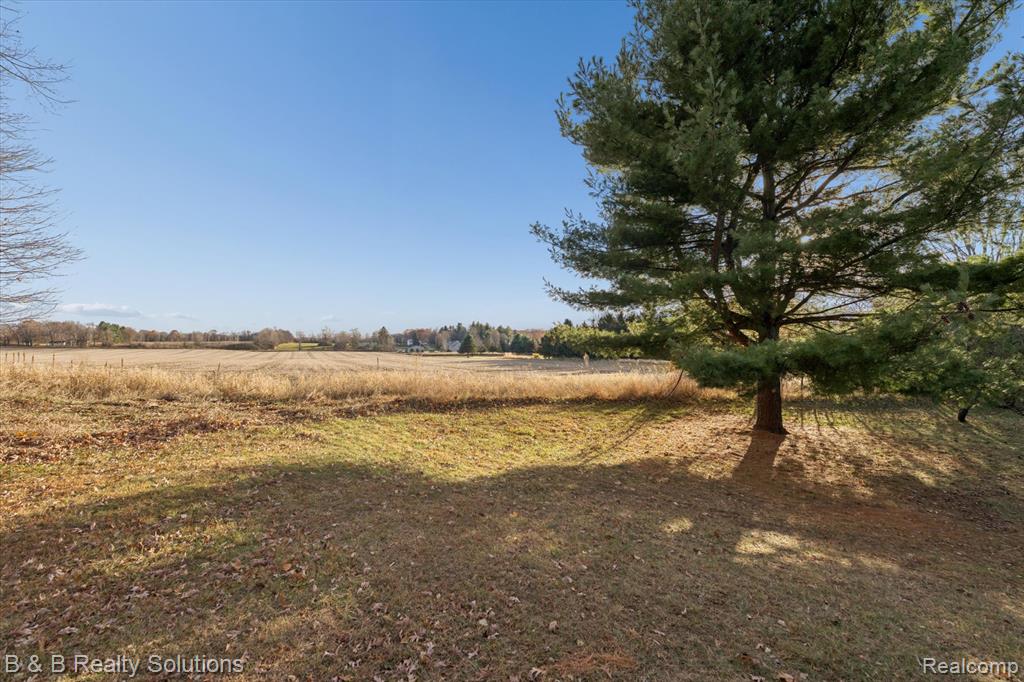 1357 Bloomingfield Drive, Lapeer, MI 48446 — Photo 51