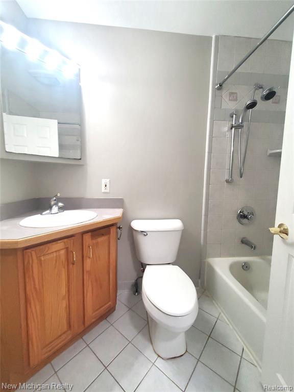 673 Oakbrook W, Rochester Hills, MI 48307 — Photo 26