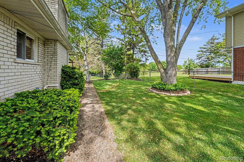 5364 Fern Avenue, Grand Blanc, MI 48439 — Photo 5