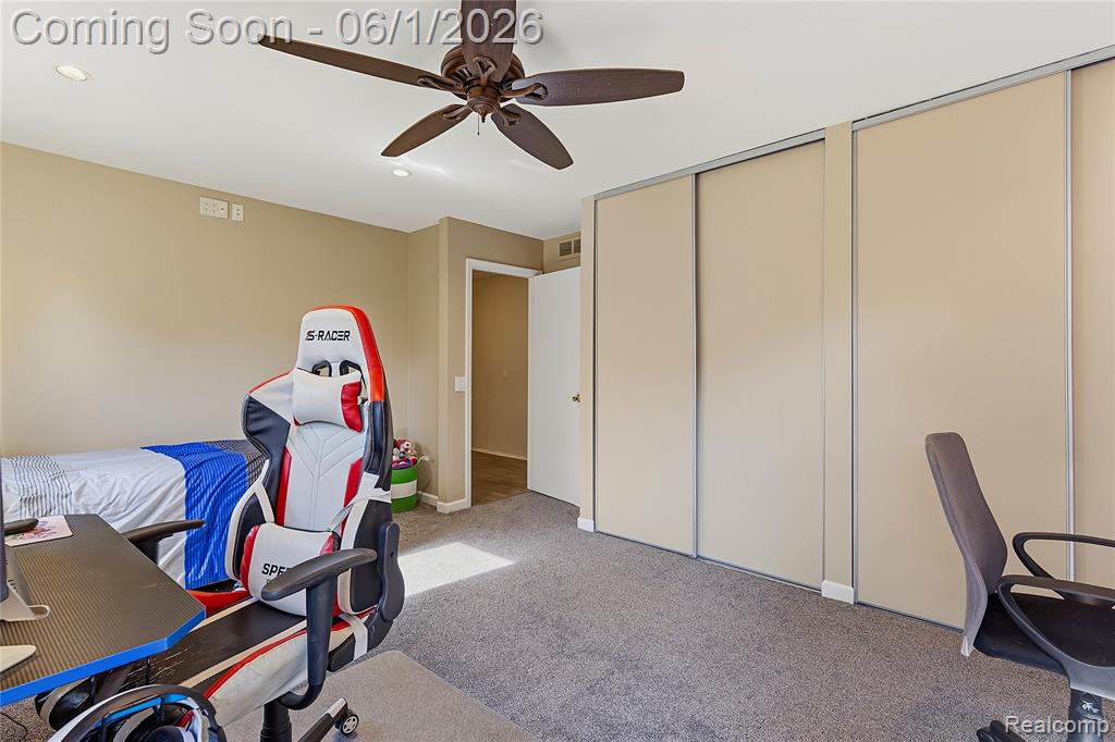 5389 Fox Ridge Circle, West Bloomfield, MI — Photo 32