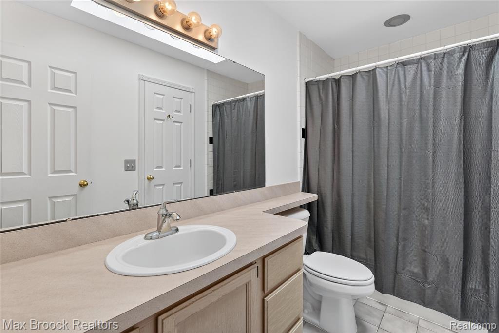 5001 Sylvanview Drive, Clarkston, MI 48348 — Photo 6