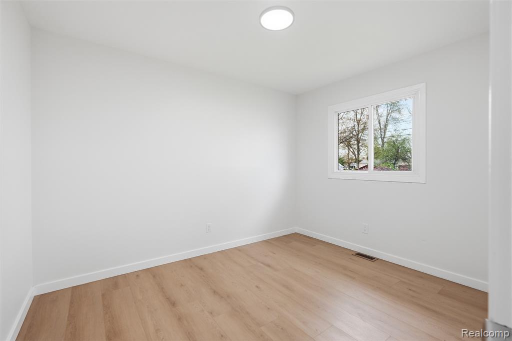 70415 Canterbury Drive, Richmond, MI 48062 — Photo 17