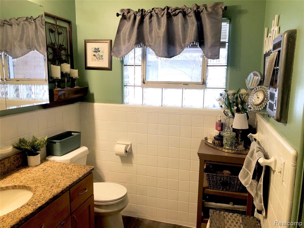 638 Maxine Street, Flint, MI 48503 — Photo 18