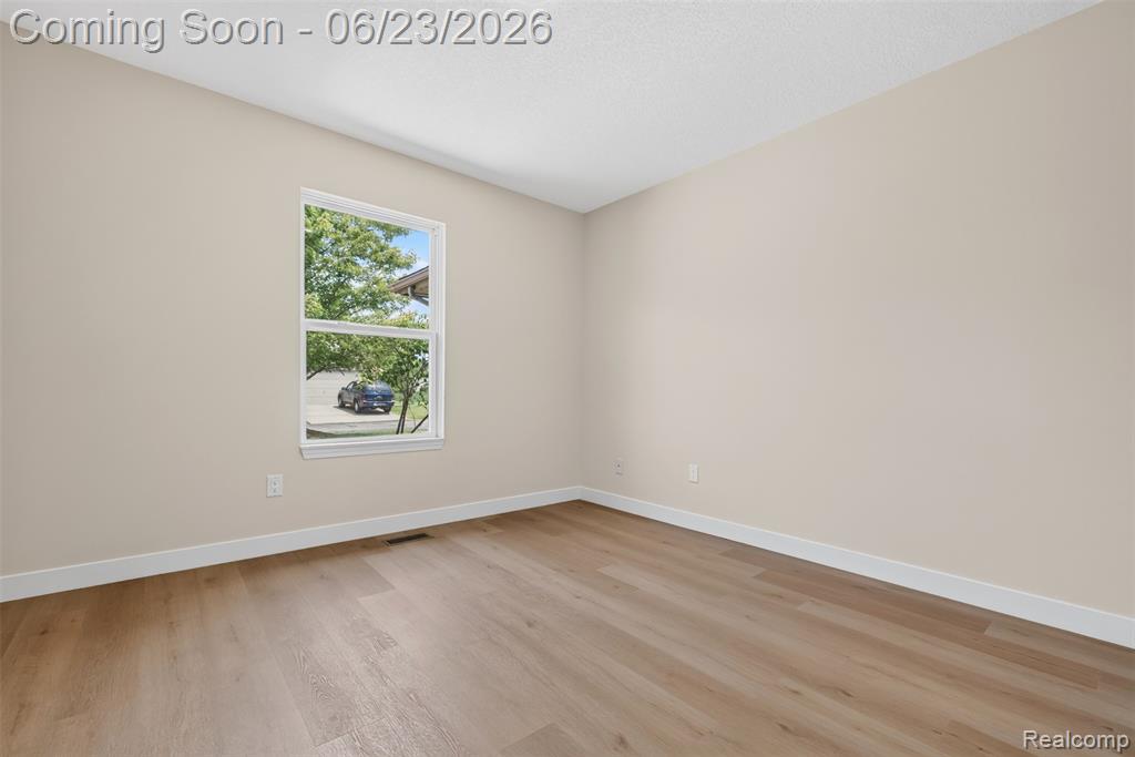 3108 Falcon Drive, 25, Burton, MI 48519 — Photo 21