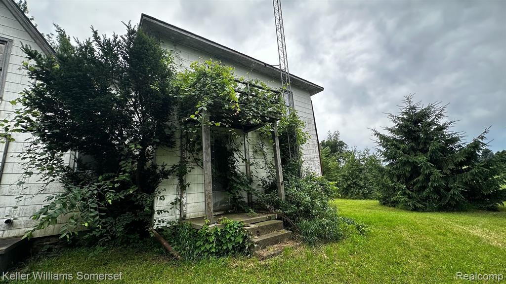 5774 BURNSIDE Road, North Branch, MI 48461 — Photo 4