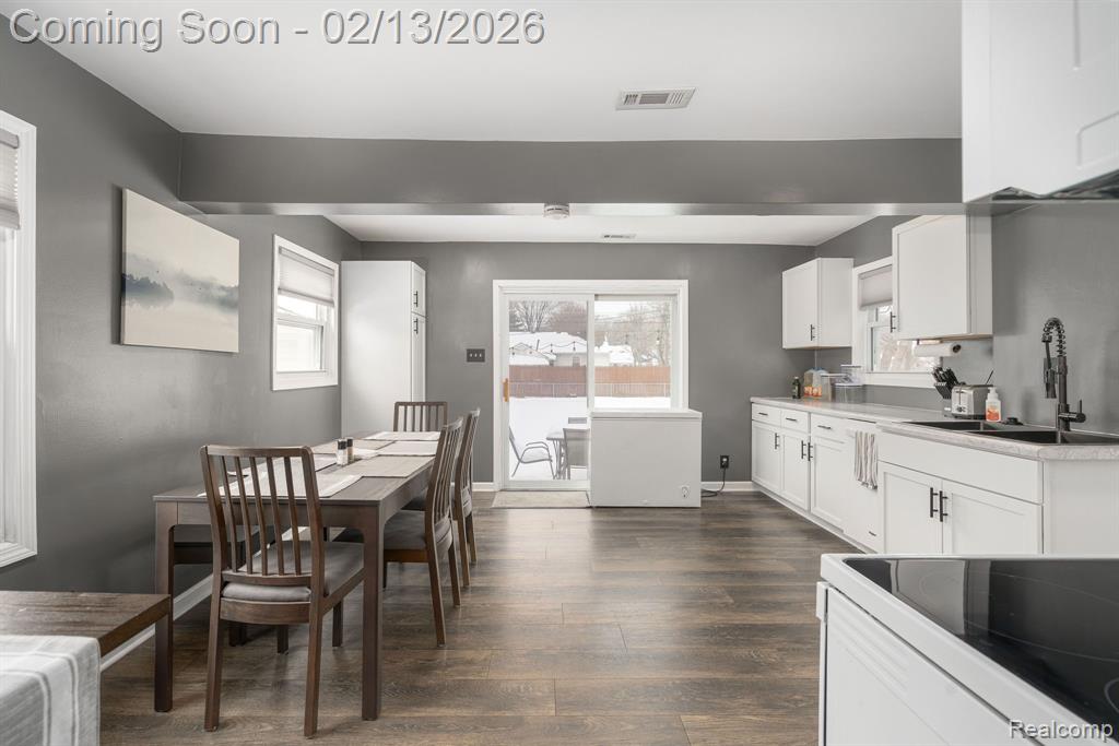 4976 Weddell Street, Dearborn Heights, MI 48125 — Photo 12