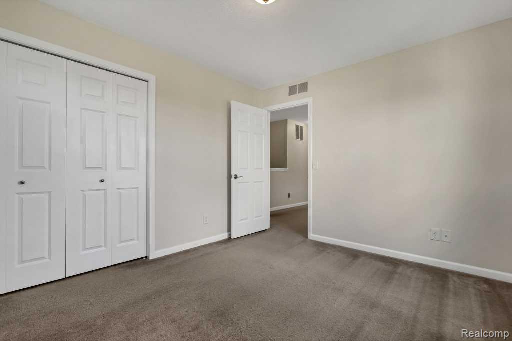 6873 Abbey Lane, Grand Ledge, MI 48837 — Photo 16