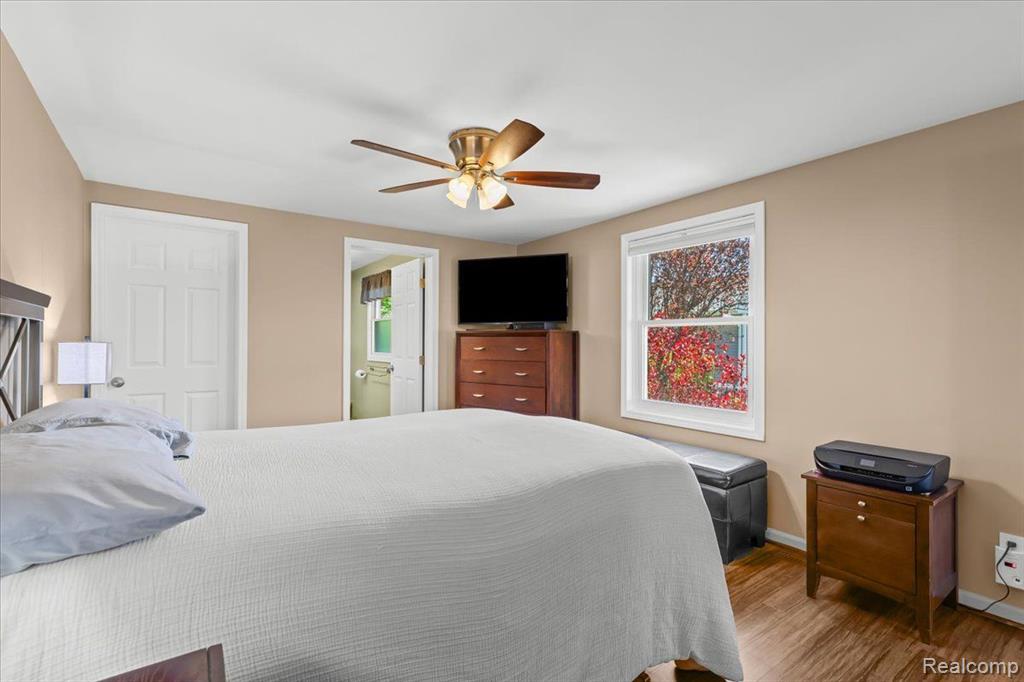6521 HARTWOOD Drive, Fenton, MI 48430 — Photo 23