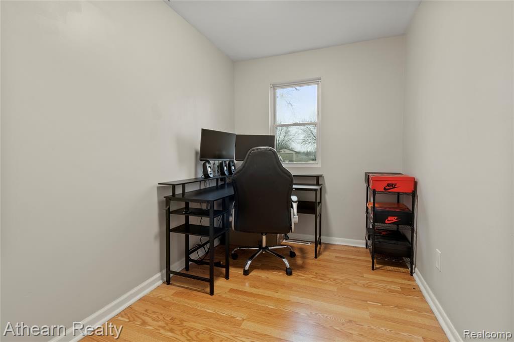 3053 Eastgate Street, Burton, MI 48519 — Photo 12