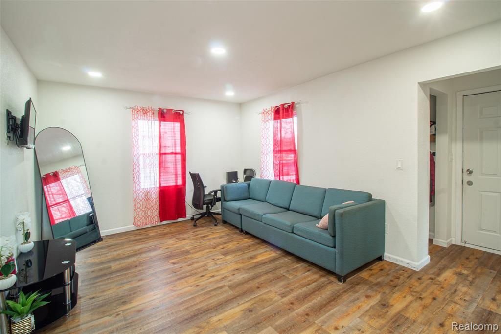 12019 Longacre Street - Photo 4
