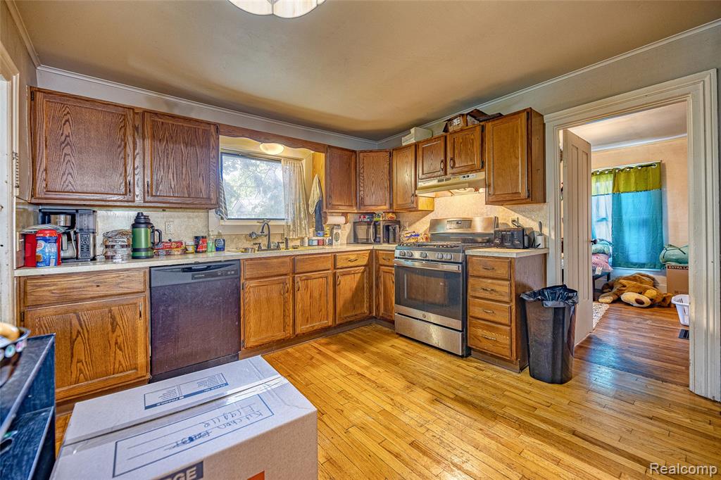 737 N Madison Street, Lapeer, MI 48446 — Photo 4