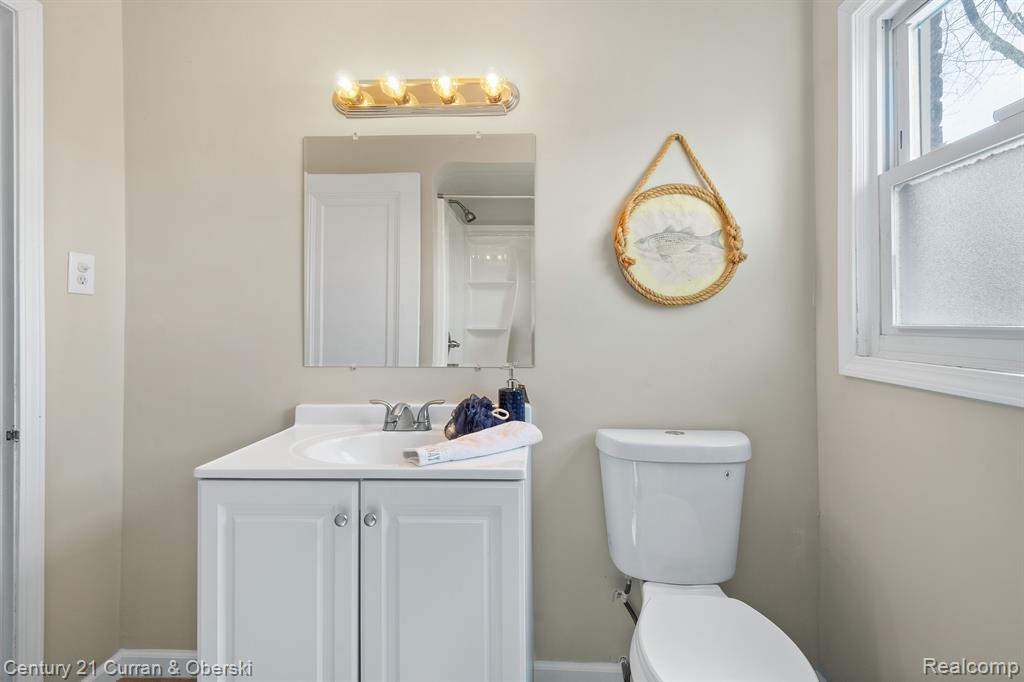 20488 FLEETWOOD Drive, Harper Woods, MI 48225 — Photo 18