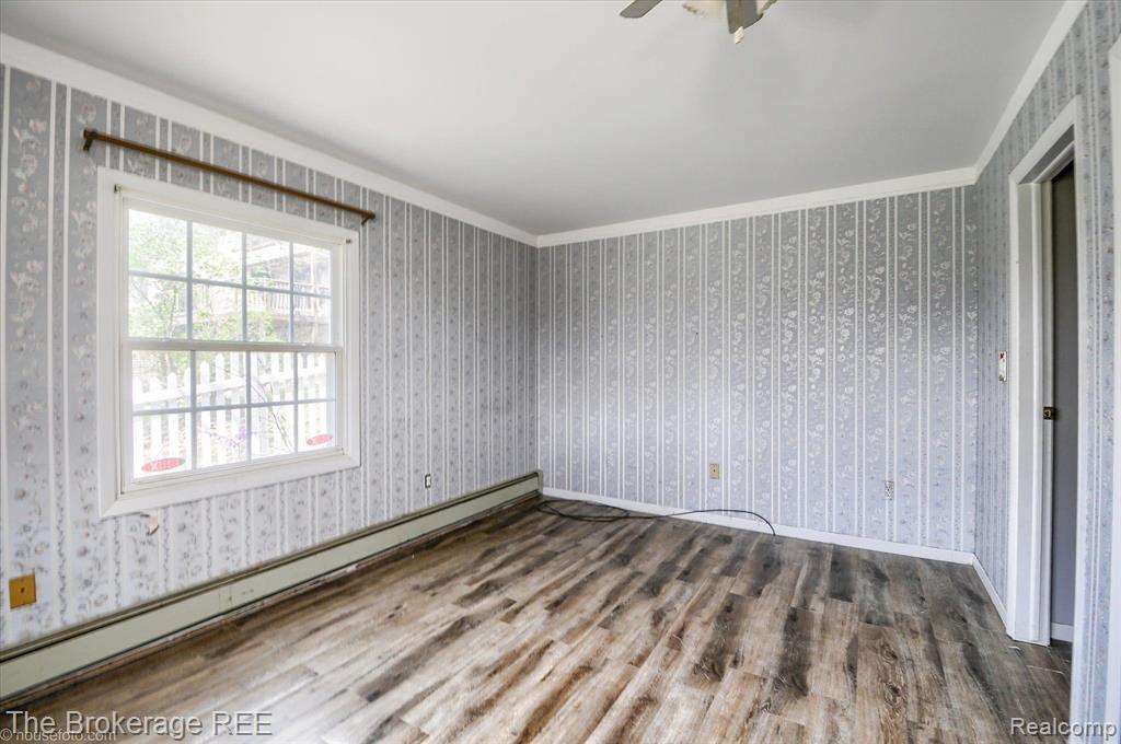 688 UPHILL Road, Milford, MI 48381 — Photo 38