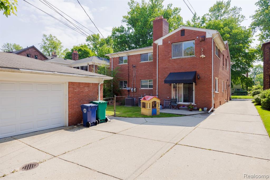 930 TROMBLEY Road, Grosse Pointe Park, MI 48230 — Photo 27