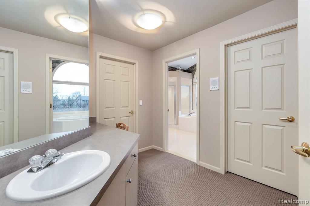 6681 Box Wood Court, West Bloomfield, MI — Photo 35