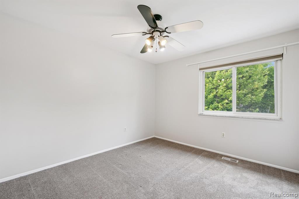 7302 PARKWAY Court, Canton, MI 48187 — Photo 32