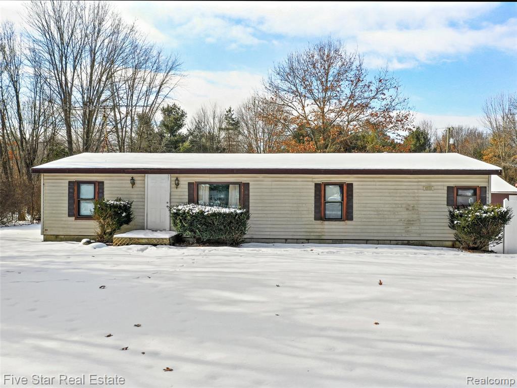 2185 Armond Road, Howell, MI 48855 — Photo 2