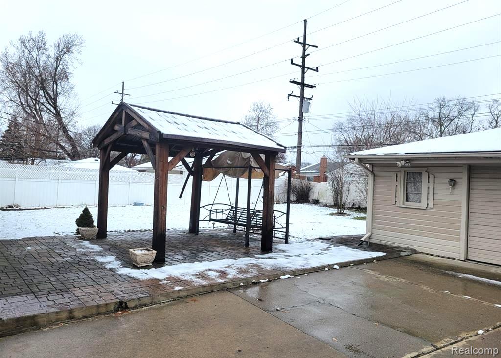 6554 Cronin Drive S, Dearborn Heights, MI 48127 — Photo 10