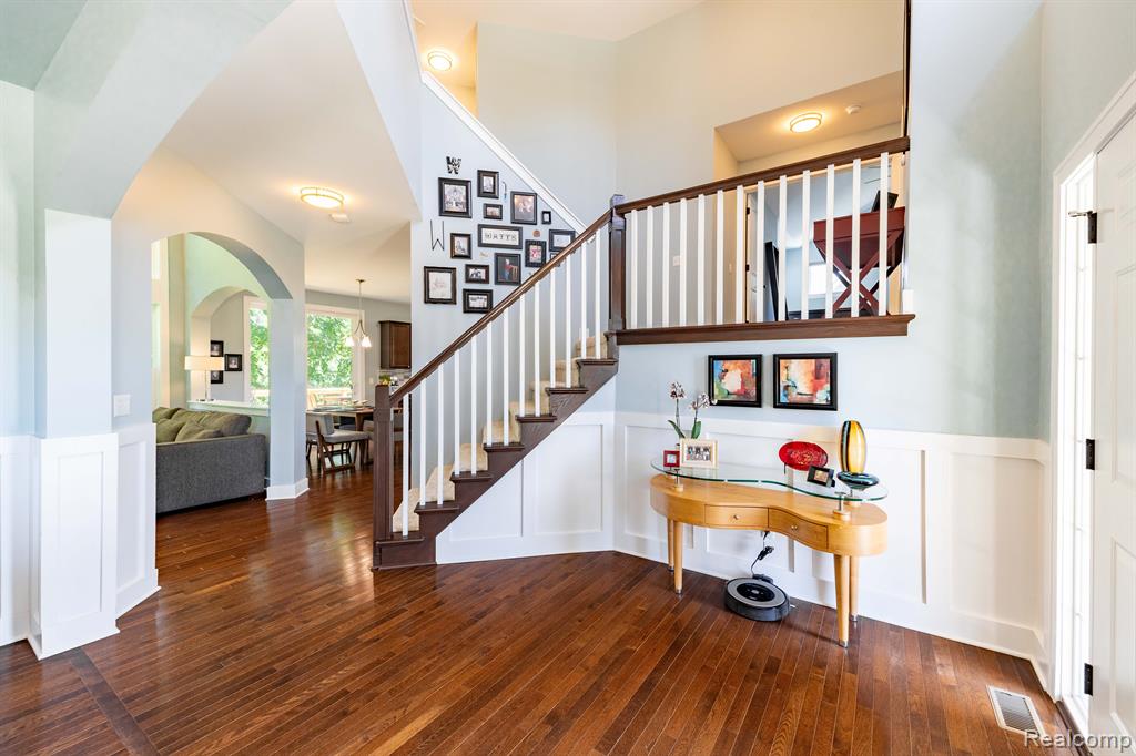 299 NAPA VALLEY Drive, Milford, MI 48381 — Photo 6