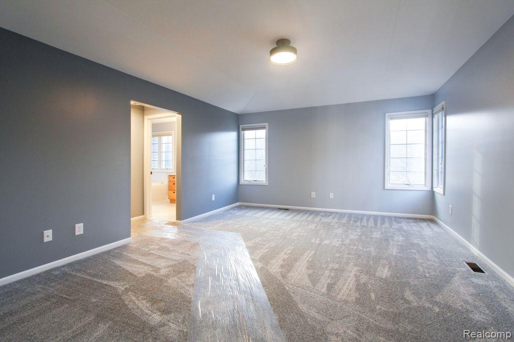 42985 RIVER BEND Drive, Plymouth, MI 48170 — Photo 11