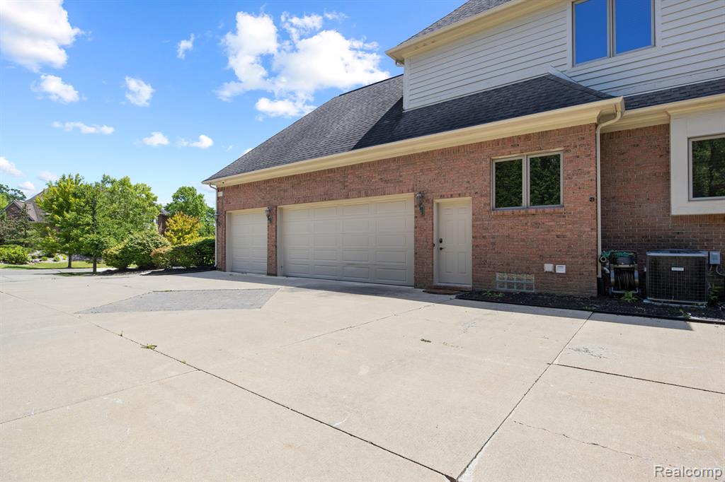 8151 ROLLING MEADOWS Drive, Canton, MI 48187 — Photo 6