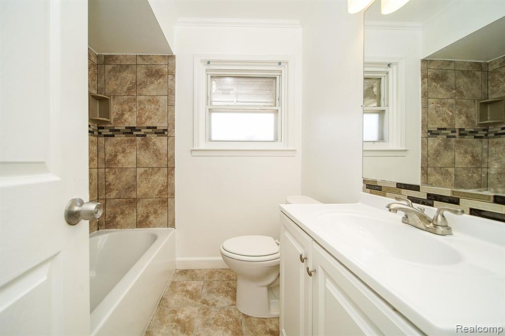 4620 DUDLEY Street, Dearborn Heights, MI 48125 — Photo 32