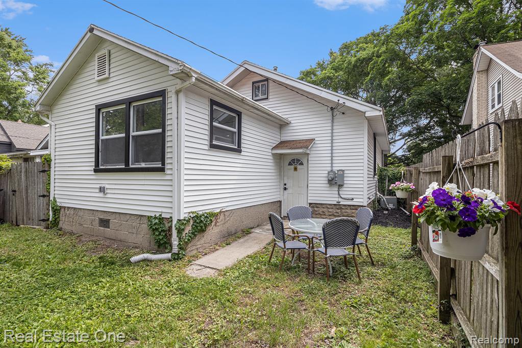 927 N LAFAYETTE Avenue, Royal Oak, MI 48067 — Photo 24