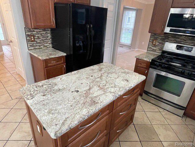 7411 MEADOWCREST, Orchard Lake Village, MI 48324 — Photo 8