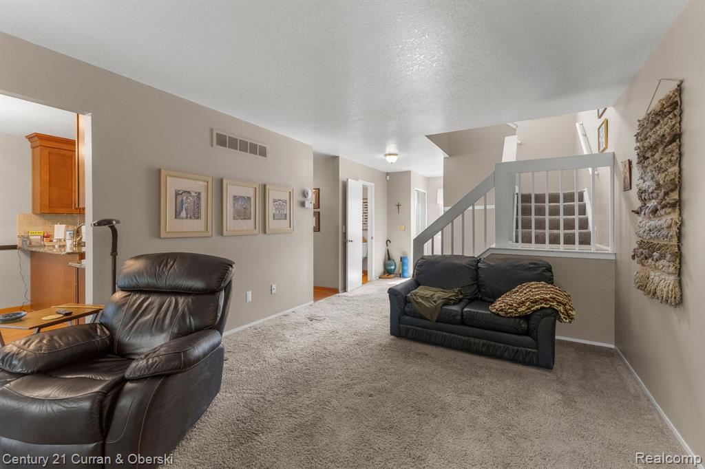 6541 DEERHURST Drive, Westland, MI — Photo 8