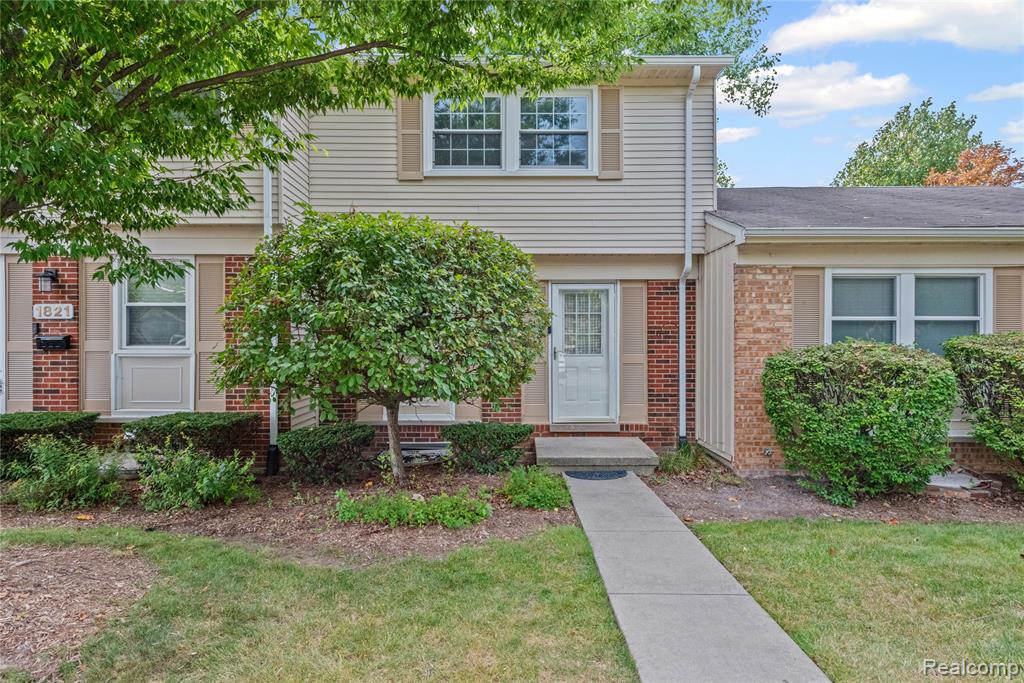 1823 Brentwood Drive, Troy, MI 48098 — Photo 2